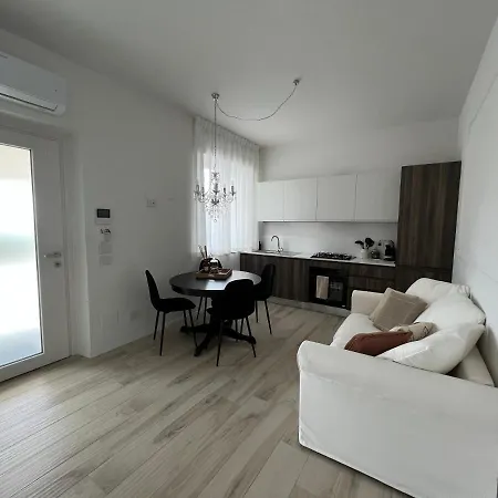 Torrione - & Pool צ'יביטאנובה מארקה