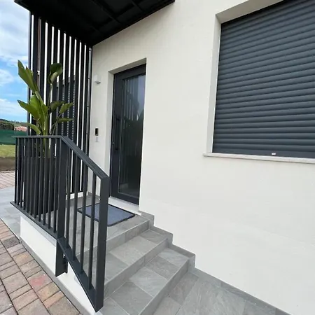 Torrione - & Pool צ'יביטאנובה מארקה