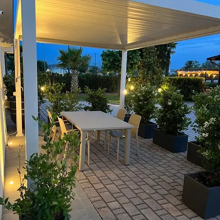 Torrione - & Pool דירה צ'יביטאנובה מארקה