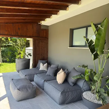 Torrione - & Pool דירה צ'יביטאנובה מארקה