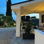Torrione - & Pool Apartman *