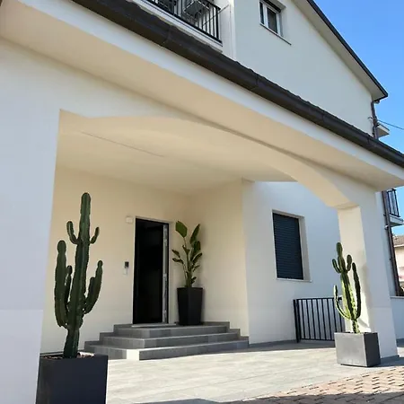 Torrione - & Pool Apartment