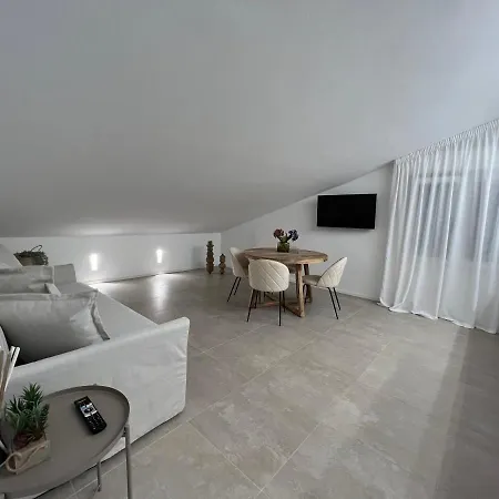 Torrione - & Pool * Чивитанова-Марке